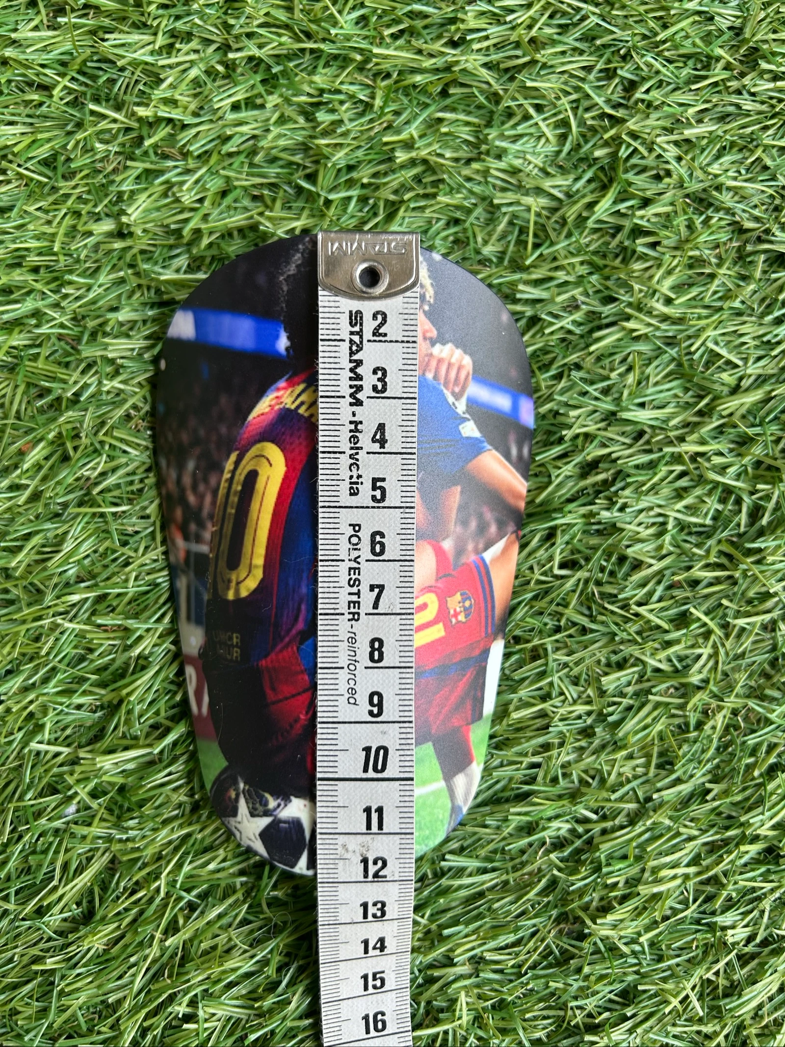 Football shin guard – photo 5